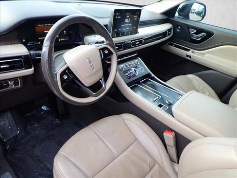 Used 2020 Lincoln Aviator Reserve w/ Elements Package Plus image 11