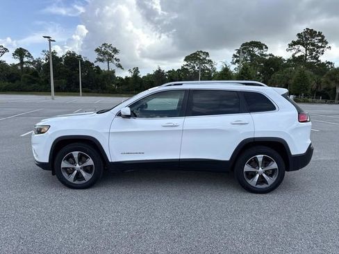Used 2019 Jeep Cherokee Limited w/ Trailer Tow Group AWD/4WD image 6