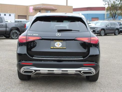 Used 2023 Mercedes-Benz GLC 300 image 4