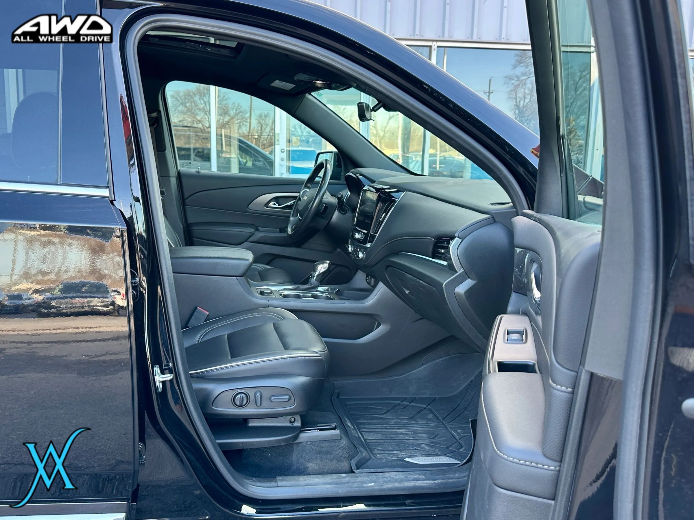 Used 2022 Chevrolet Traverse Premier w/ LPO, Floor Liner Package AWD/4WD image 18