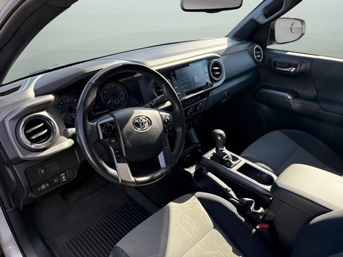 Used 2022 Toyota Tacoma TRD Off-Road image 19