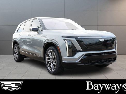 New 2026 Cadillac Vistiq Sport w/ LPO, Floor Liner Package image 19