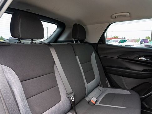Used 2021 Chevrolet TrailBlazer LS w/ LPO, Blackout Package FWD image 27