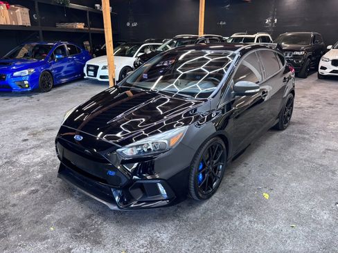 Used 2017 Ford Focus RS AWD/4WD image 3