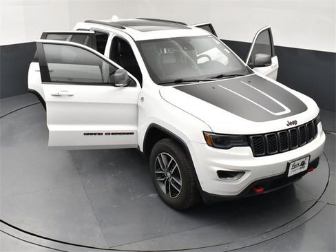 Used 2017 Jeep Grand Cherokee Trailhawk w/ Trailhawk Luxury Group image 25