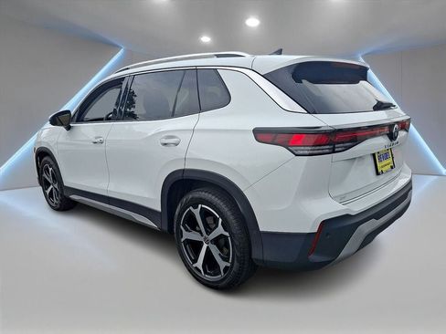 Used 2026 Volkswagen Tiguan SE FWD image 4