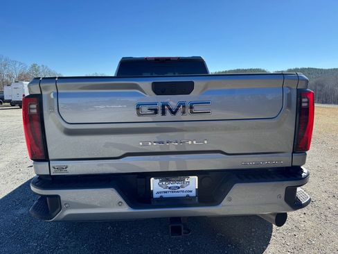 Used 2025 GMC Sierra 3500 Denali Ultimate image 5