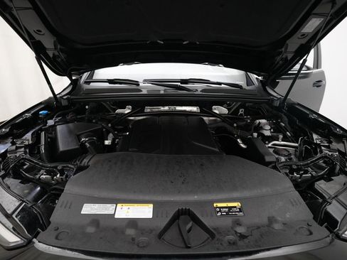 Used 2025 Audi Q5 Premium w/ Convenience Package AWD/4WD image 3