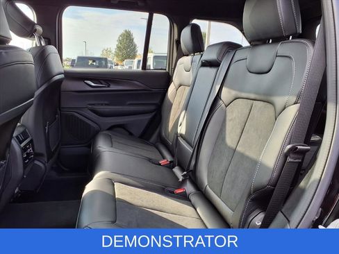 New 2025 Jeep Grand Cherokee Altitude AWD/4WD image 10