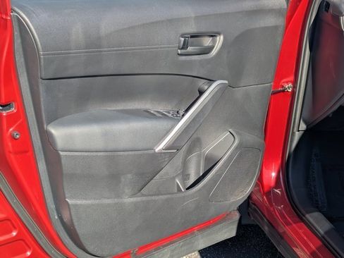 Used 2024 Toyota Corolla Cross LE w/ Moonroof Package image 10