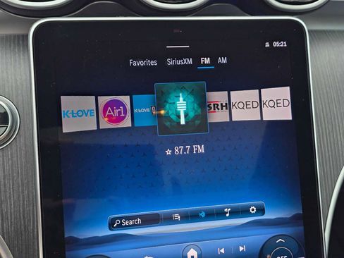 Used 2025 Mercedes-Benz C 300 4MATIC Sedan image 32