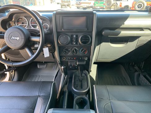 Used 2010 Jeep Wrangler Unlimited Rubicon w/ Dual Top Group image 39