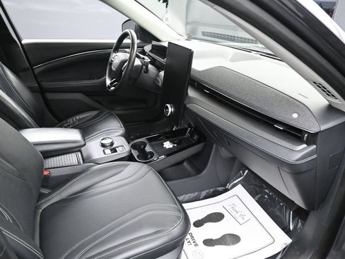 Used 2021 Ford Mustang Mach-E Premium AWD/4WD image 33