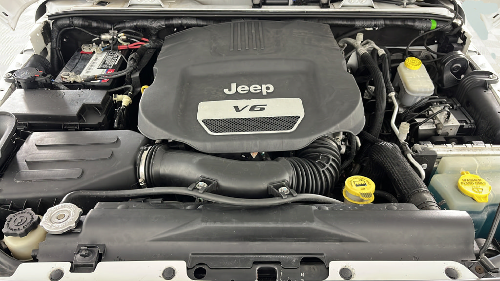 Used 2018 Jeep Wrangler Unlimited Sport S AWD/4WD image 34