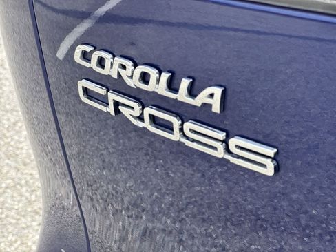 Used 2025 Toyota Corolla Cross XLE FWD image 19