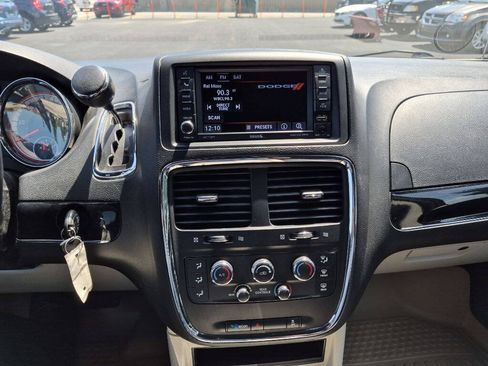 Used 2018 Dodge Grand Caravan SXT FWD image 21