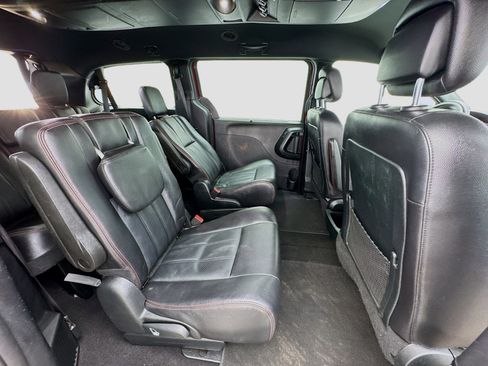Used 2019 Dodge Grand Caravan GT image 19