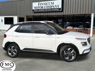 Used 2025 Hyundai Venue Limited video 1