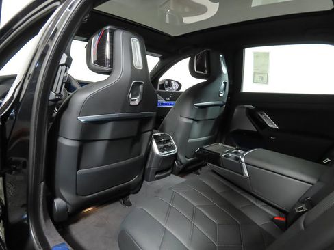 Used 2025 BMW i7 eDrive50 w/ M Sport Package RWD image 34