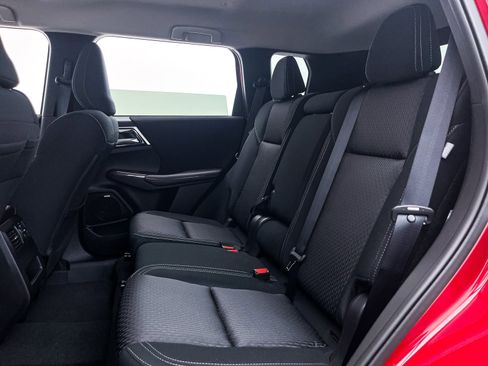 New 2025 Mitsubishi Outlander ES image 25