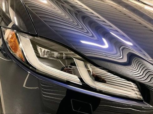 Certified 2025 Jaguar F-PACE R-Dynamic S image 28