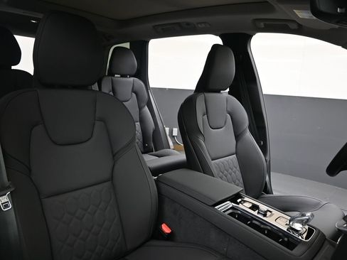 New 2026 Volvo XC90 B6 Plus w/ Protection Package Premier image 13