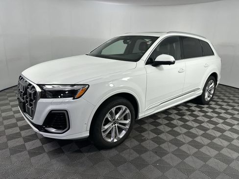 Used 2025 Audi Q7 3.0T Premium Plus AWD/4WD image 4