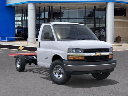 New 2025 Chevrolet Express 3500 w/ Power Convenience Package RWD image 7