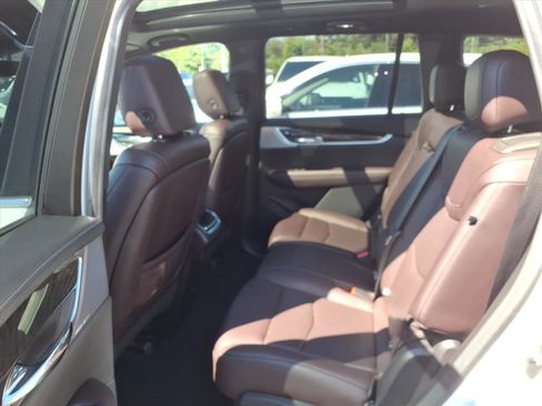 Certified 2021 Cadillac XT6 Premium Luxury image 18