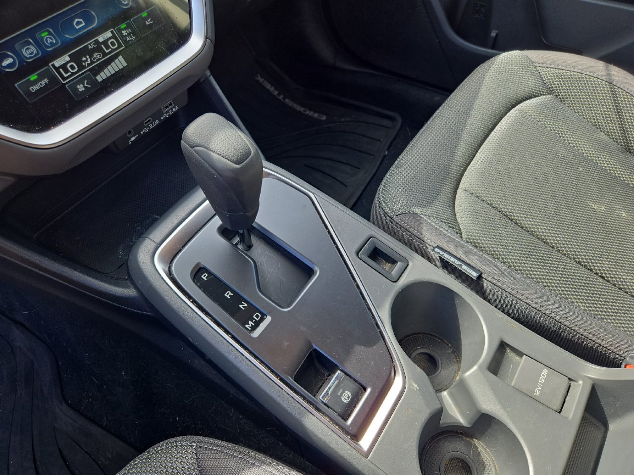 Used 2024 Subaru Crosstrek 2.0i Premium w/ Crosstrek Mirror Package AWD/4WD image 18