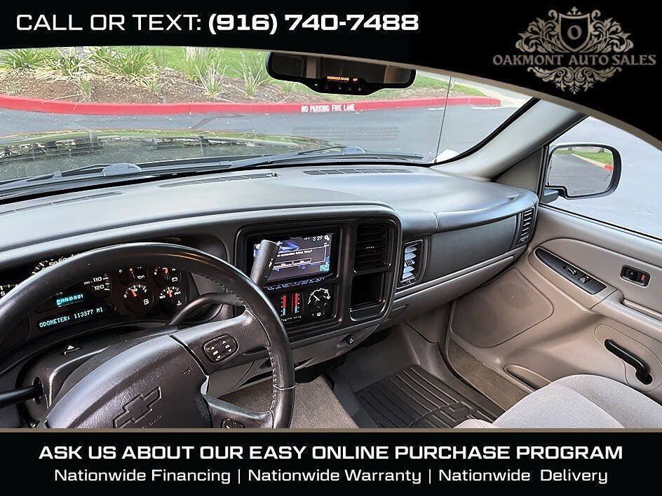 Used 2005 Chevrolet Avalanche Z71 w/ Preferred Equipment Group AWD/4WD image 21