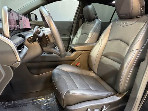 Certified 2024 Cadillac XT4 Sport image 5