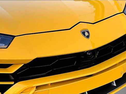 Used 2022 Lamborghini Urus AWD/4WD image 29
