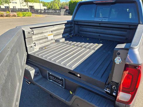 Used 2024 Honda Ridgeline TrailSport image 14