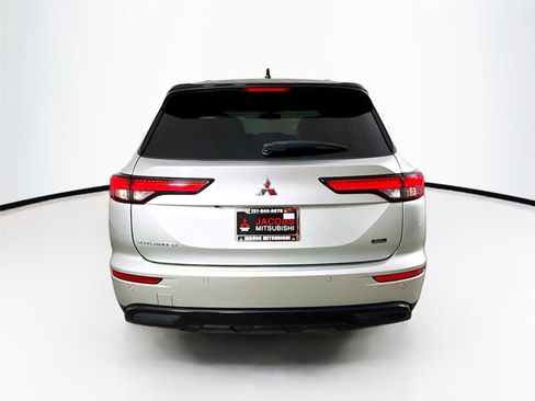 Used 2023 Mitsubishi Outlander SEL FWD image 10