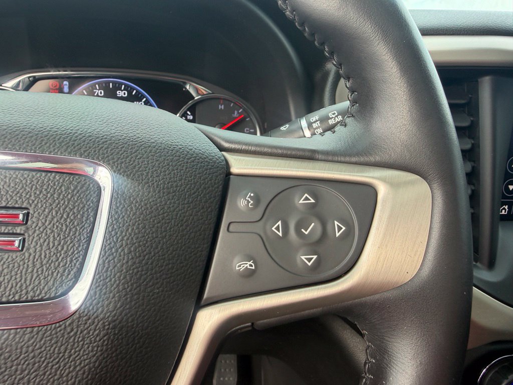 Used 2021 GMC Acadia Denali w/ Denali Technology Package FWD image 31