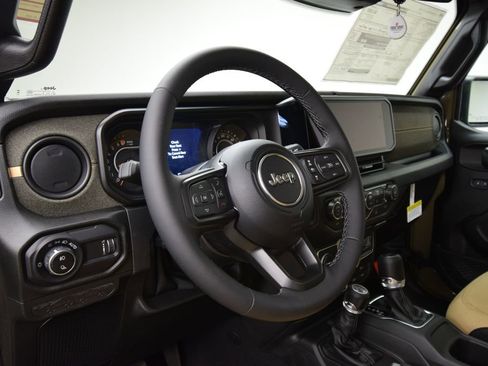 New 2026 Jeep Gladiator Willys AWD/4WD image 35