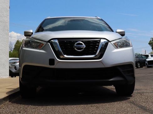 Used 2018 Nissan Kicks SV FWD image 17