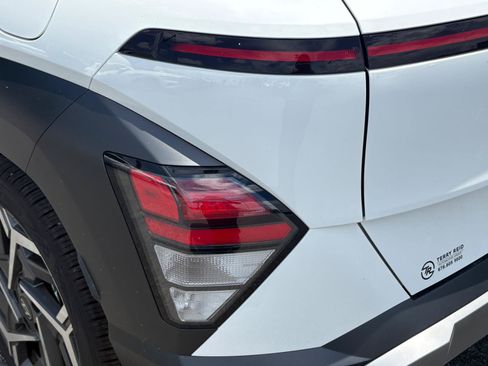 Used 2026 Hyundai Kona SEL Premium FWD image 10