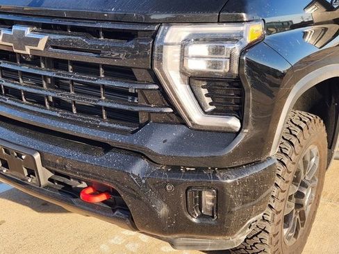 Used 2025 Chevrolet Silverado 2500 LT w/ Trail Boss Package image 8