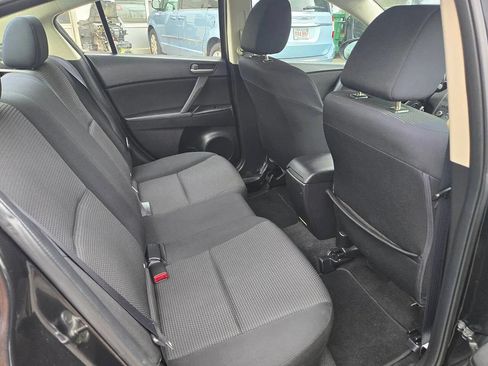 Used 2013 MAZDA MAZDA3 i Sport FWD image 18