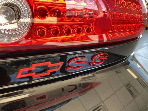 Used 2002 Chevrolet Camaro Z28 w/ SS Performance/Appearance Pkg RWD image 5