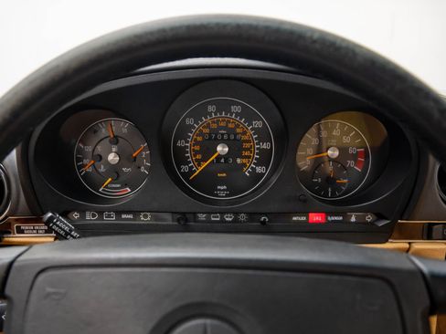 Used 1987 Mercedes-Benz 560 SL image 19