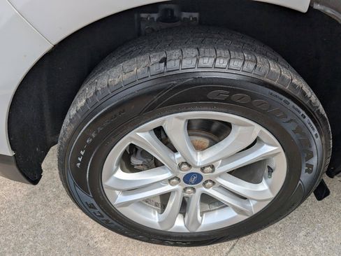 Used 2020 Ford Edge SEL AWD/4WD image 18