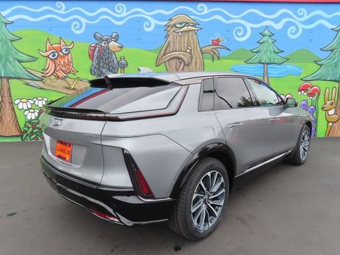 Certified 2024 Cadillac Lyriq Sport w/ LPO, Floor Liner Package AWD/4WD image 7