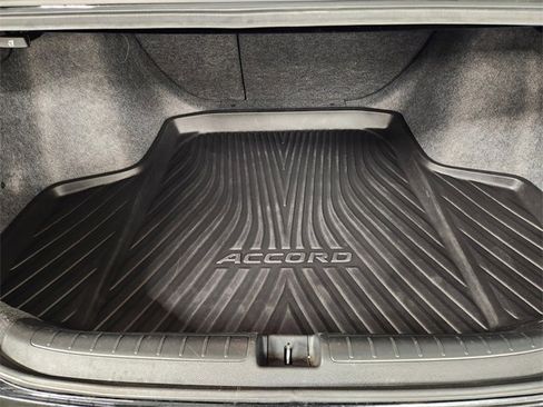 Used 2018 Honda Accord EX-L image 34