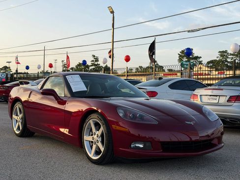 Used 2005 Chevrolet Corvette Coupe w/ Preferred Equipment Group RWD image 7