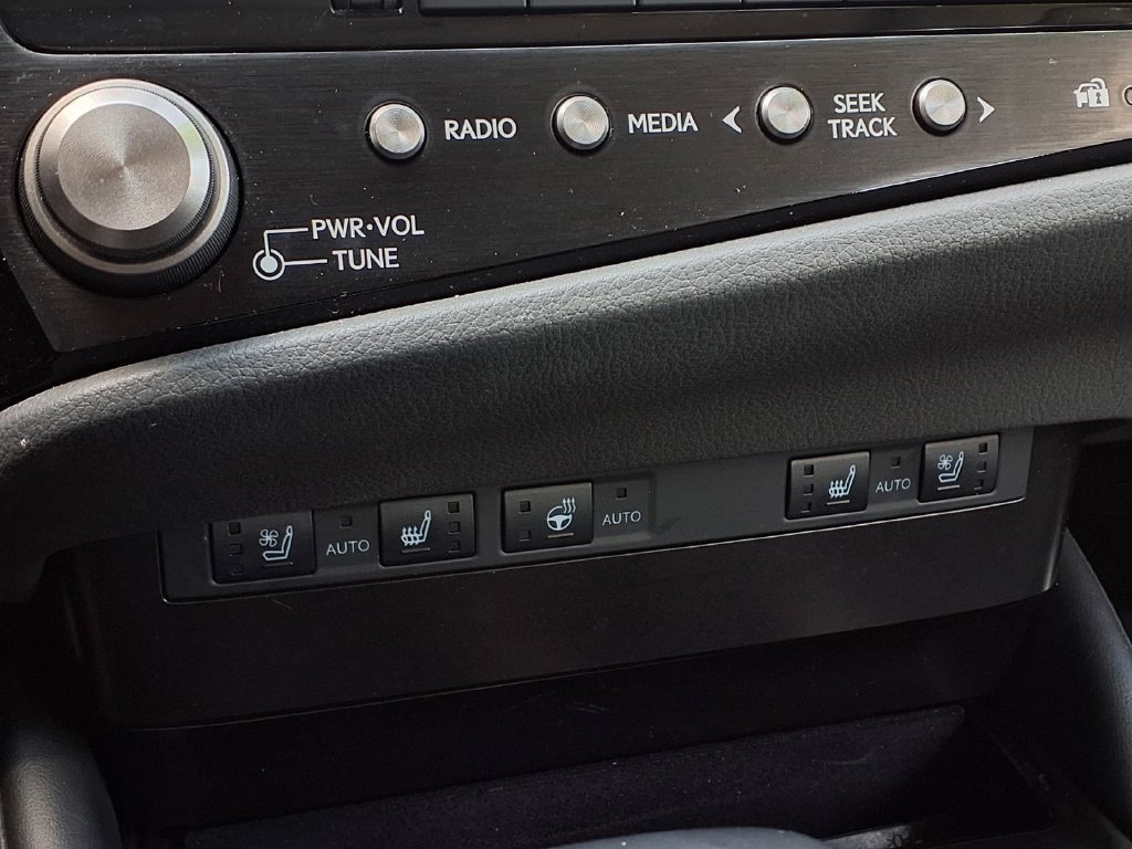 Used 2024 Lexus ES 300h w/ Premium Package FWD image 12