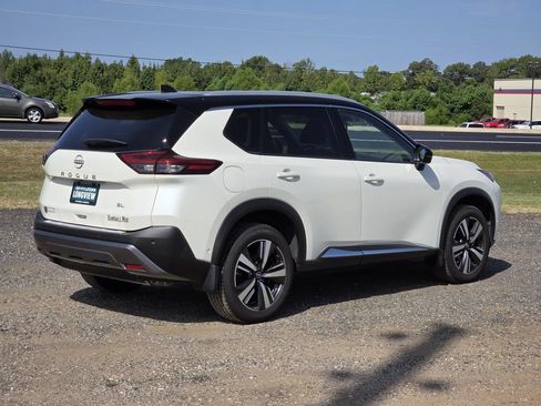 Used 2023 Nissan Rogue SL w/ SL Premium Package FWD image 6