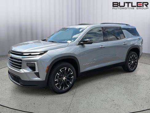New 2026 Chevrolet Traverse LT w/ Sun and Wheel Package FWD image 1